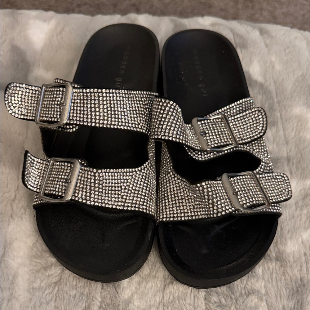 Steve Madden Black and Silver Buckle Sandals